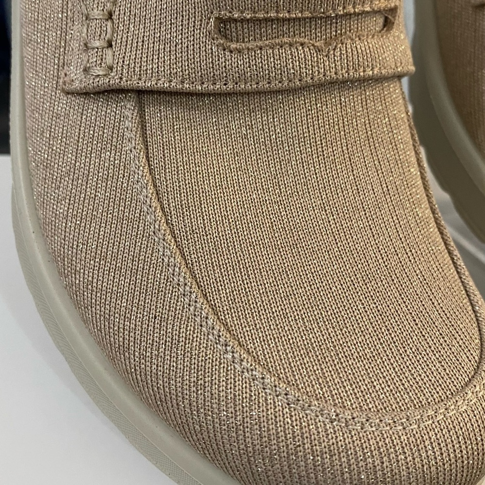 Bzees Women's Beige Loafers - Picture 4 of 5